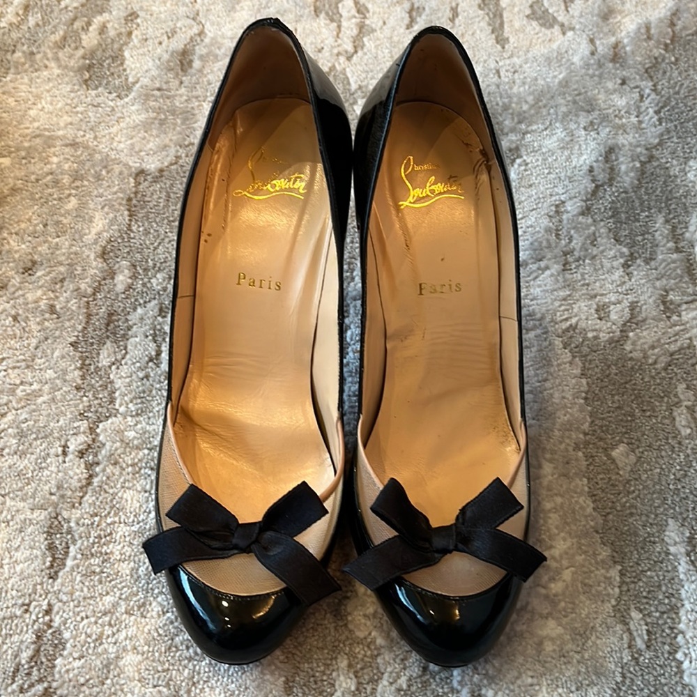 Authentic Christian Louboutin heels - black patent with bow  - size 40.5
